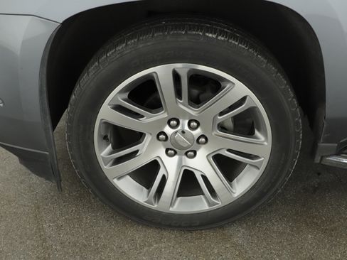 Used 2019 Cadillac Escalade Luxury image 5