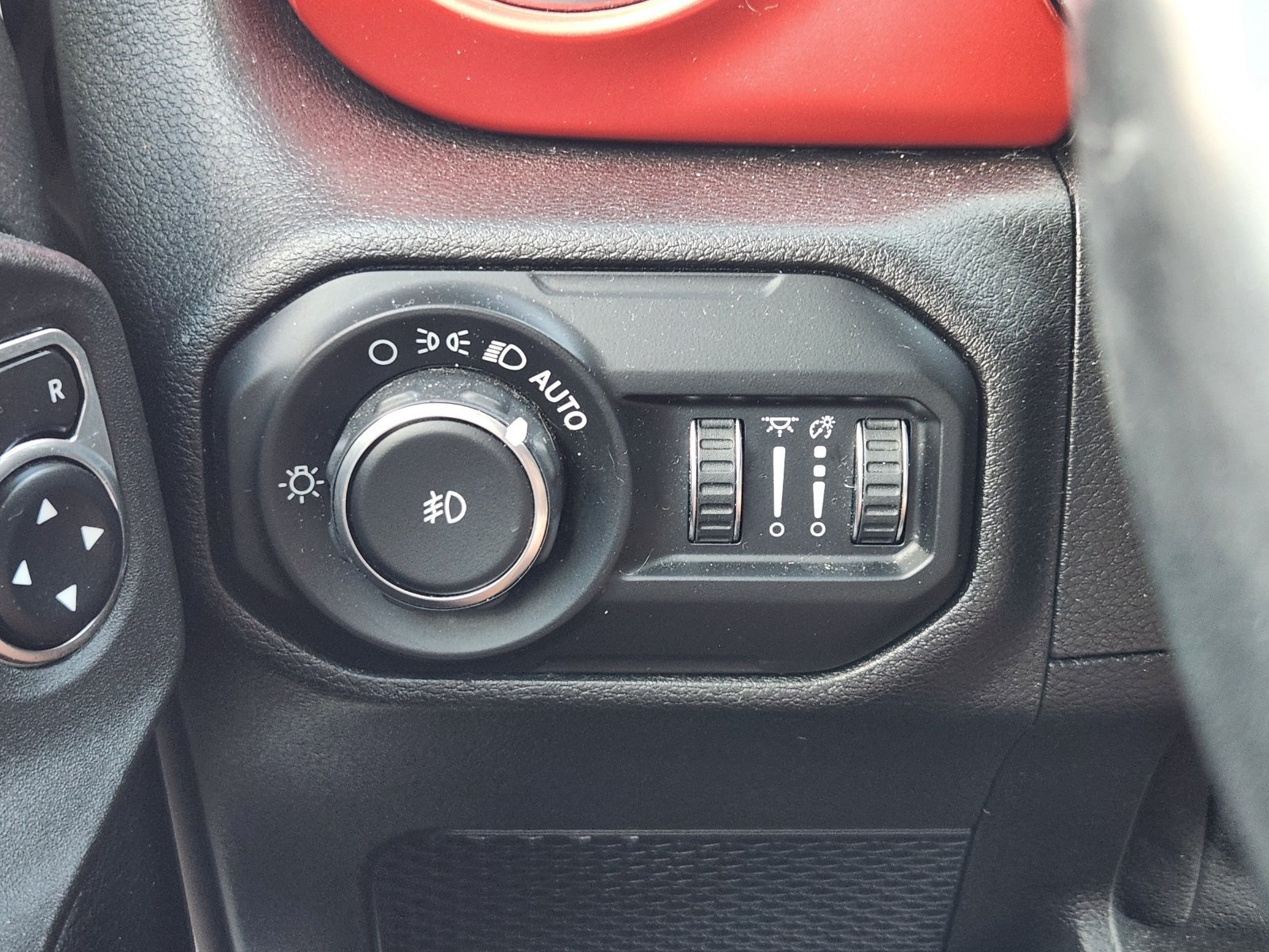 Used 2021 Jeep Wrangler Unlimited Rubicon AWD/4WD image 26