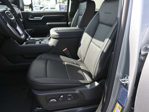 New 2026 GMC Sierra 3500 Denali w/ Denali Reserve Package image 30
