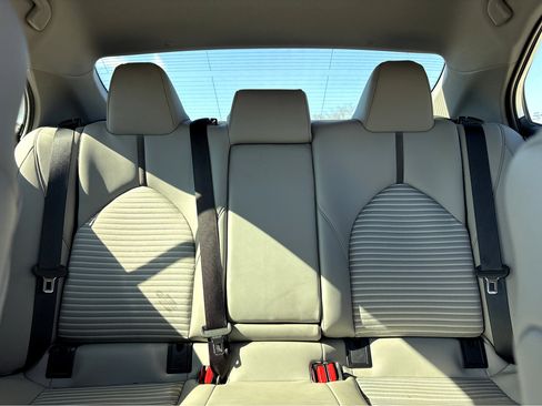 Used 2023 Toyota Camry SE w/ Convenience Package image 7