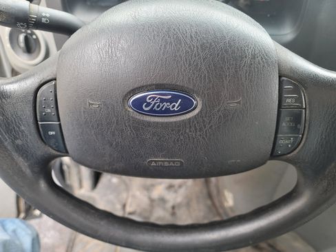 Used 2017 Ford E-350 and Econoline 350 Super Duty w/ Power Windows & Locks Group image 9