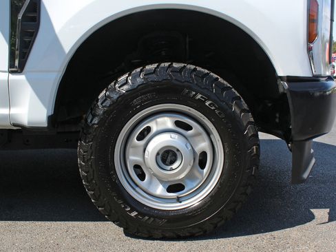 Used 2024 Ford F250 XL image 34