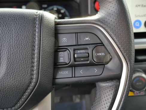 Certified 2025 Toyota 4Runner TRD Off-Road Premium image 29