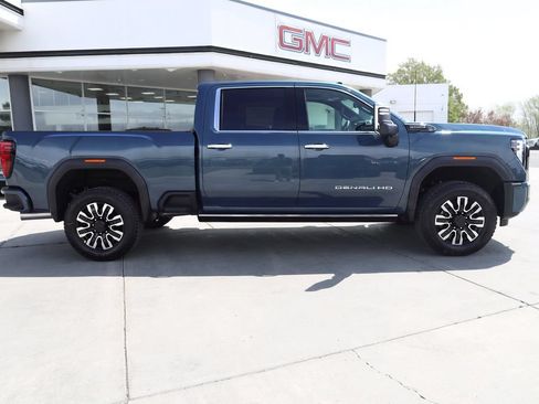 New 2026 GMC Sierra 2500 Denali Ultimate AWD/4WD image 7