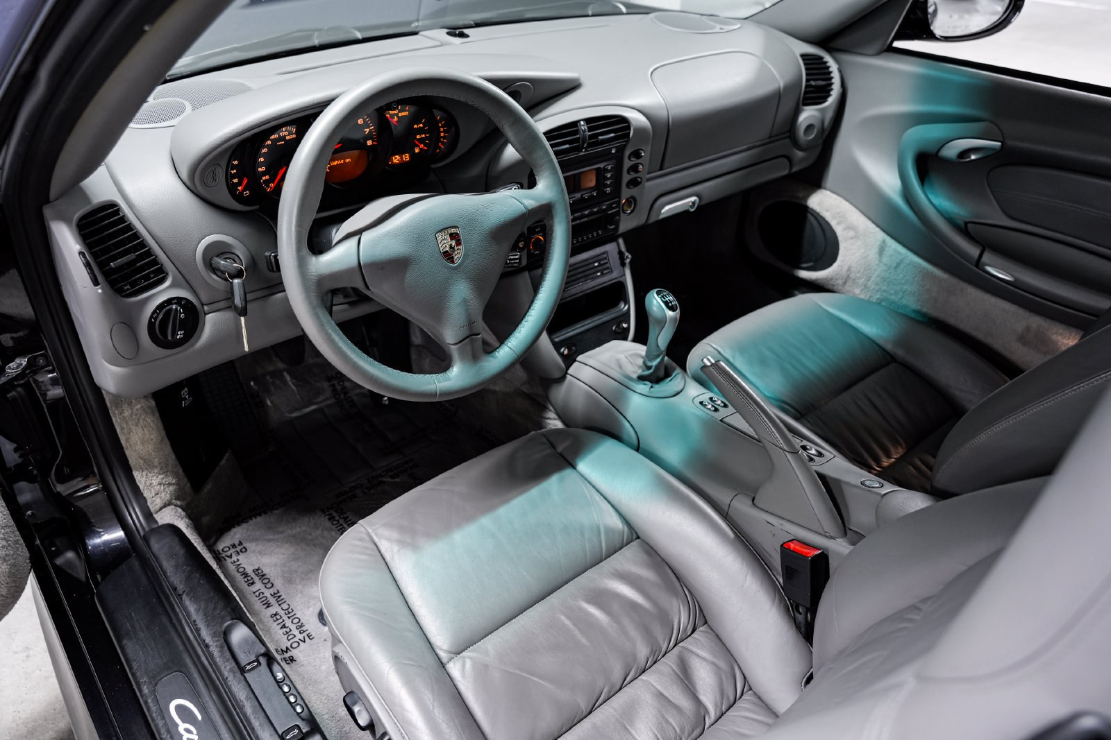 Used 2003 Porsche 911 Carrera RWD image 9