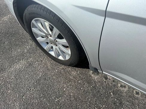 Used 2012 Chrysler 200 Touring image 7