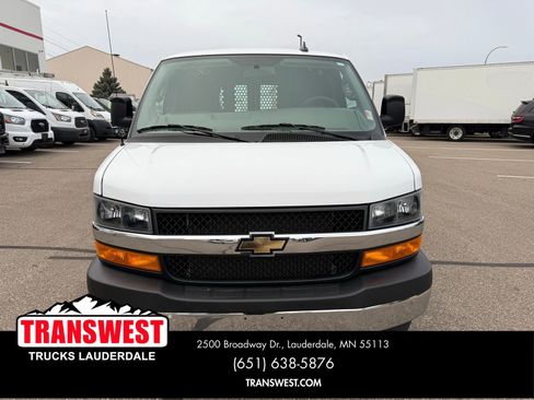 Used 2024 Chevrolet Express 2500 w/ Driver Convenience Package image 17