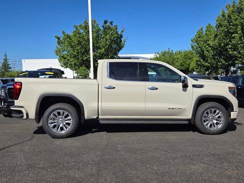 New 2026 GMC Sierra 1500 Denali w/ Technology Package AWD/4WD image 3