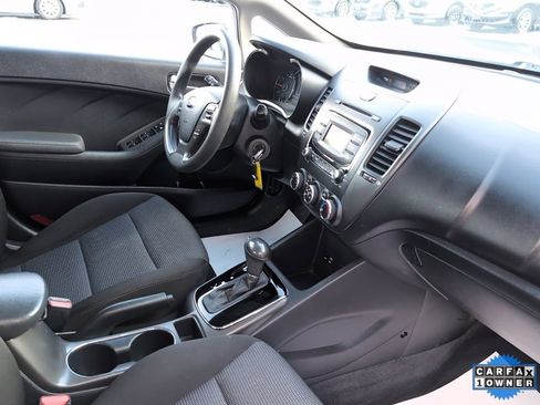 Used 2017 Kia Forte LX FWD image 7