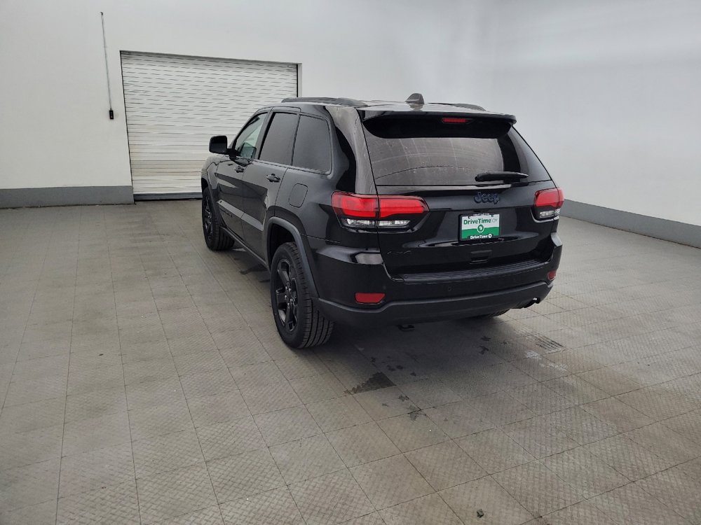 Used 2019 Jeep Grand Cherokee Laredo AWD/4WD image 5
