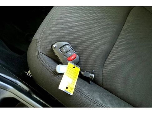 Used 2022 Jeep Wrangler Willys image 12