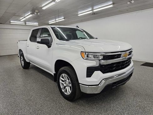 Used 2026 Chevrolet Silverado 1500 LT AWD/4WD image 3