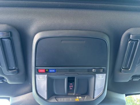 Used 2025 Subaru Forester Premium AWD/4WD image 25