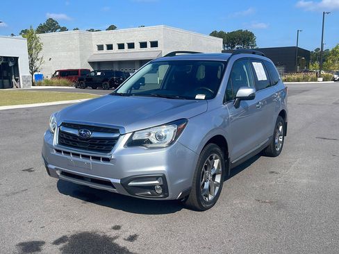 Used 2017 Subaru Forester 2.5i Touring w/ Popular Package #2 AWD/4WD image 3