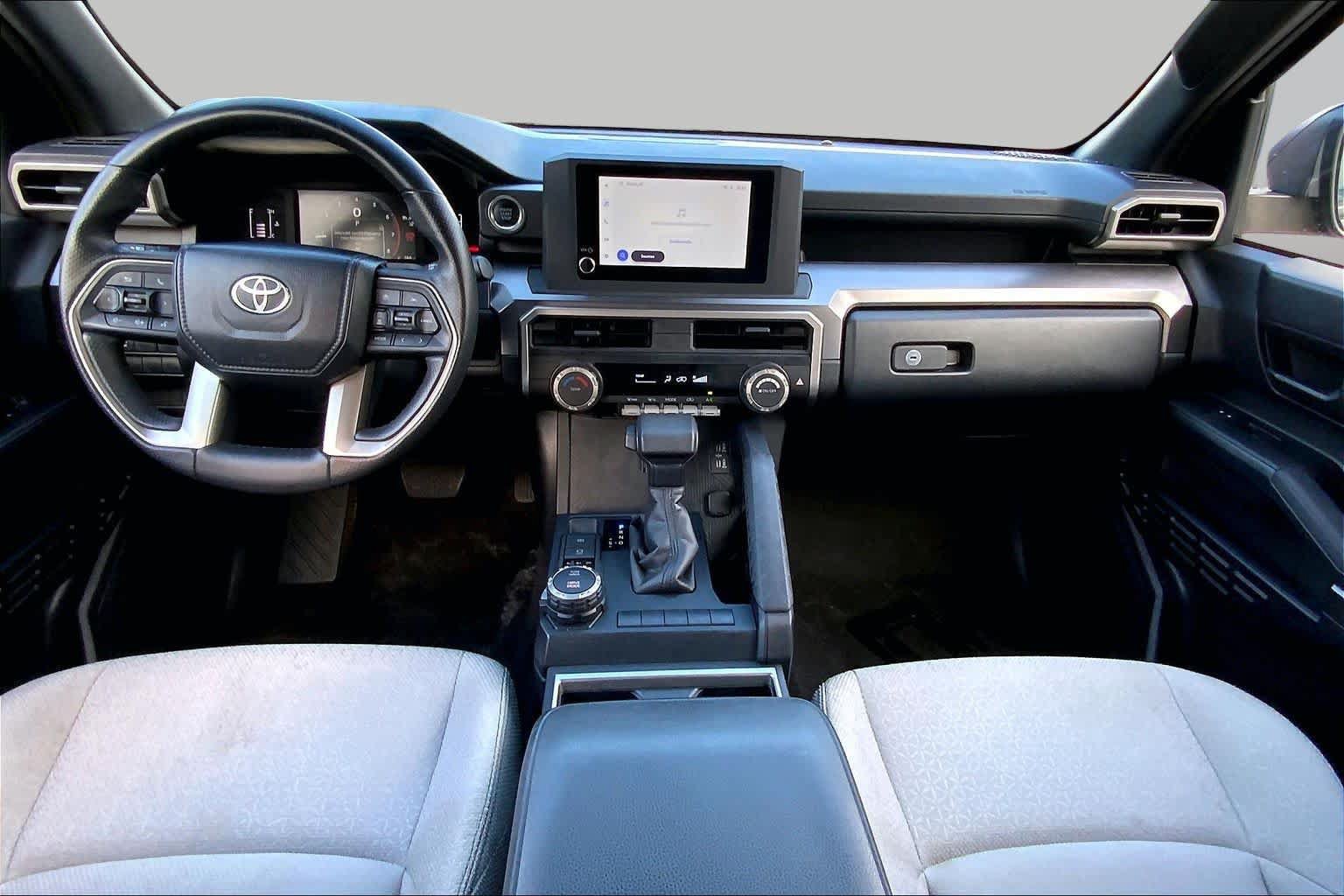 Used 2025 Toyota 4Runner SR5 AWD/4WD image 16