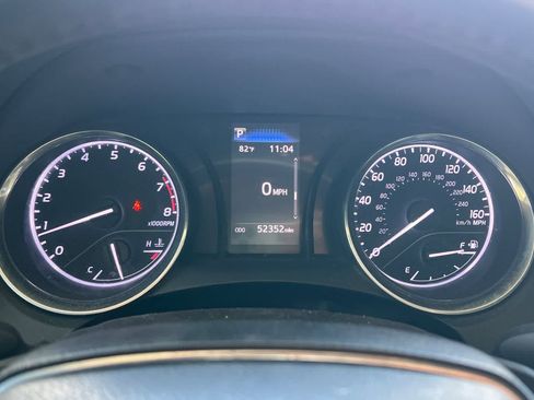 Used 2020 Toyota Camry SE w/ Carpet Mat Package FWD image 24