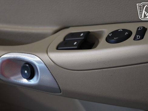 Used 2007 Chevrolet Corvette Convertible w/ Preferred Equipment Group image 37