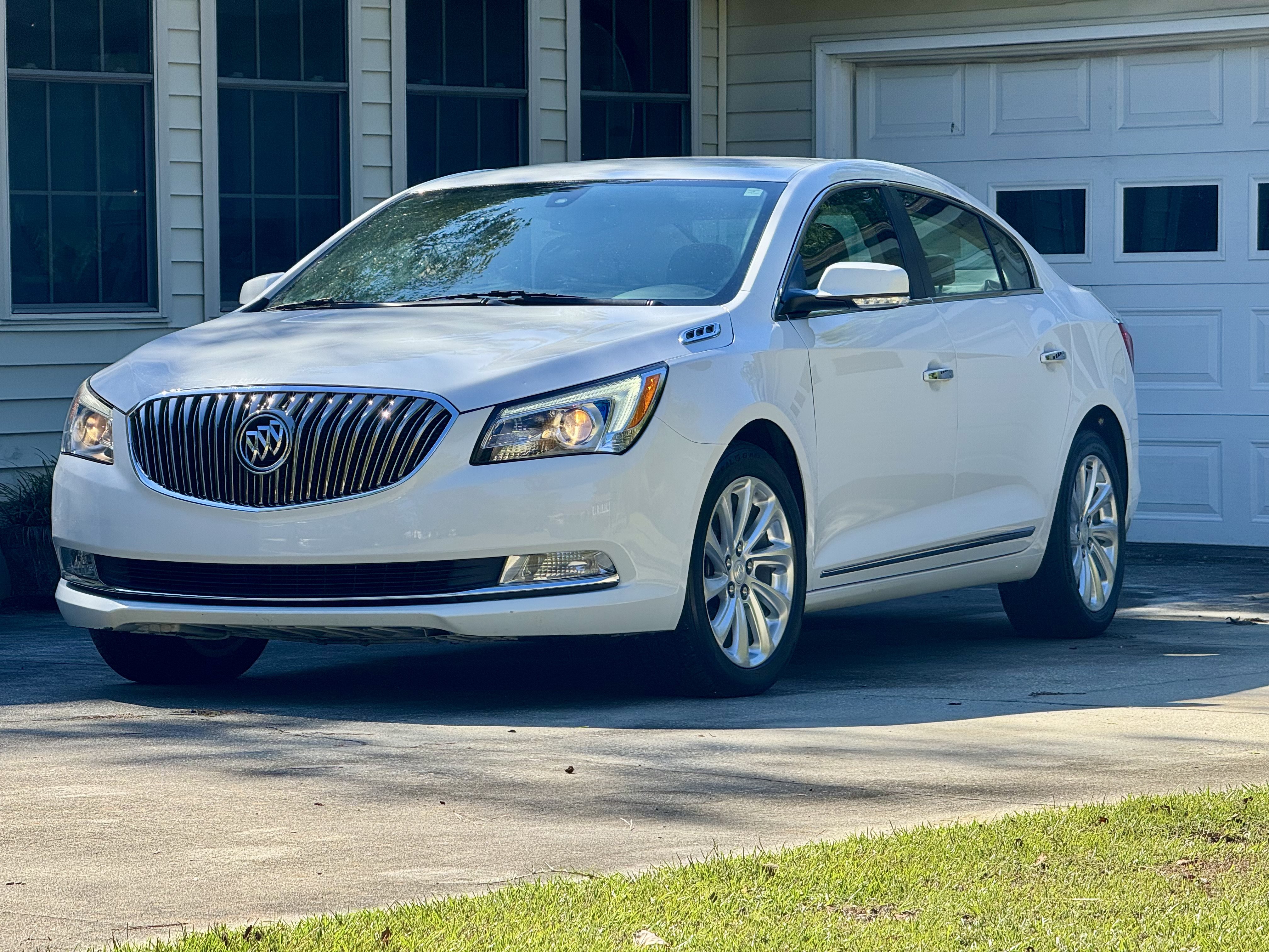 Used 2014 Buick LaCrosse Leather FWD image 2
