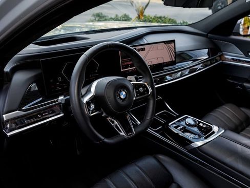 Used 2025 BMW 740i xDrive image 22