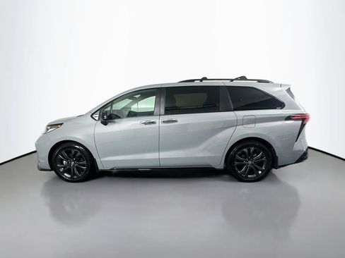 Certified 2026 Toyota Sienna XSE FWD image 8