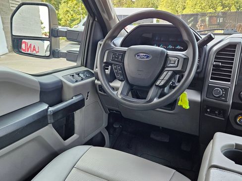 Used 2022 Ford F250 XL w/ Power Equipment Group AWD/4WD image 9