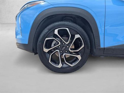 Used 2024 Chevrolet Trax RS w/ Sunroof Package FWD image 21