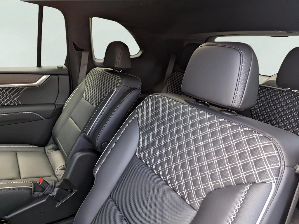 New 2026 GMC Acadia Denali w/ Super Cruise Package FWD image 16