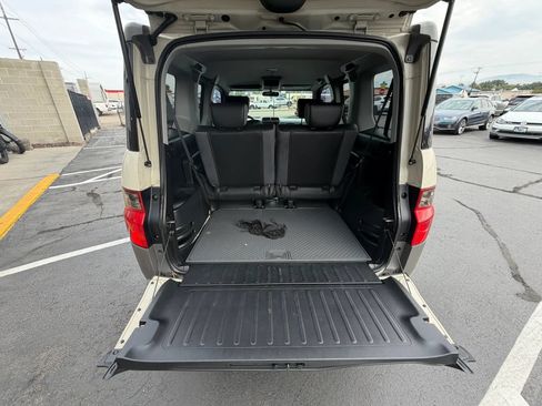 Used 2005 Honda Element LX image 19