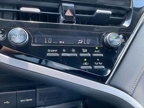 Used 2021 Toyota Camry LE w/ Protection Package (Q2) (TMS) FWD image 31