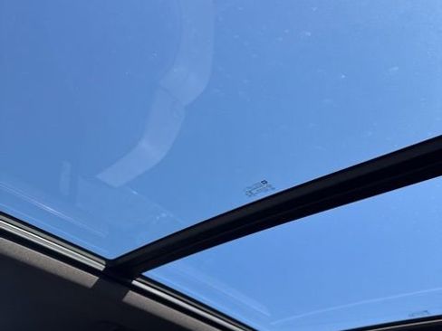 Used 2023 GMC Yukon XL SLT image 21