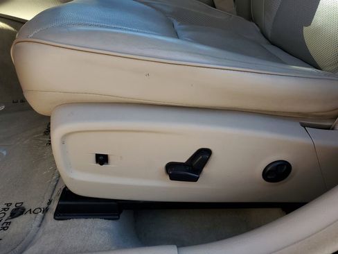 Used 2014 Chrysler 300 C image 16