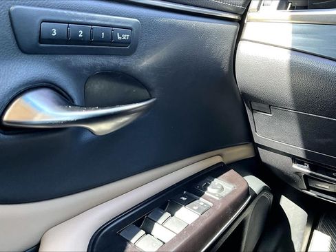 Used 2019 Lexus ES 350 w/ Premium Package FWD image 36