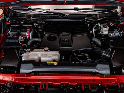 Used 2022 Toyota Tundra SR5 w/ Convenience Package image 31