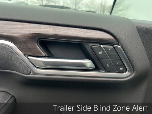 Used 2025 Chevrolet Silverado 1500 LTZ image 29