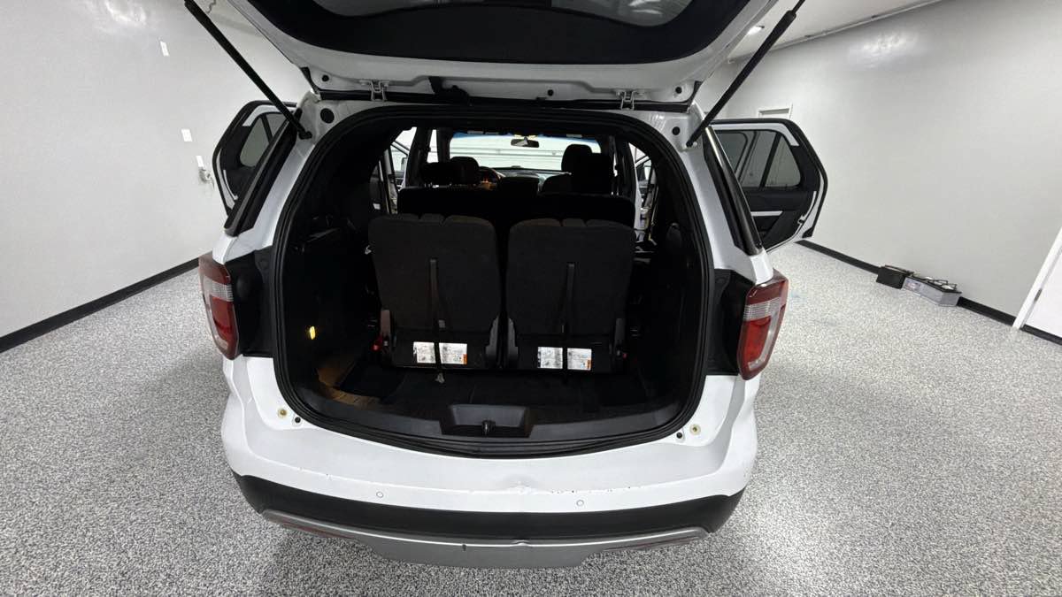 Used 2016 Ford Explorer XLT FWD image 23