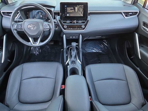 Used 2023 Toyota Corolla Cross XLE w/ Convenience Package image 16