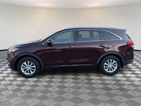 Used 2018 Kia Sorento FWD image 4