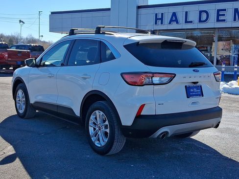Used 2020 Ford Escape SE image 5