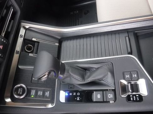 Used 2026 Lexus GX 550 image 29