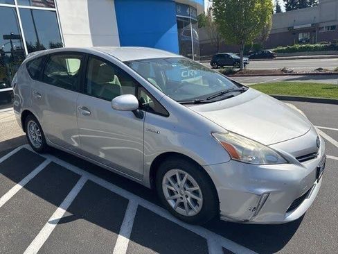 Used 2013 Toyota Prius V Two FWD image 9