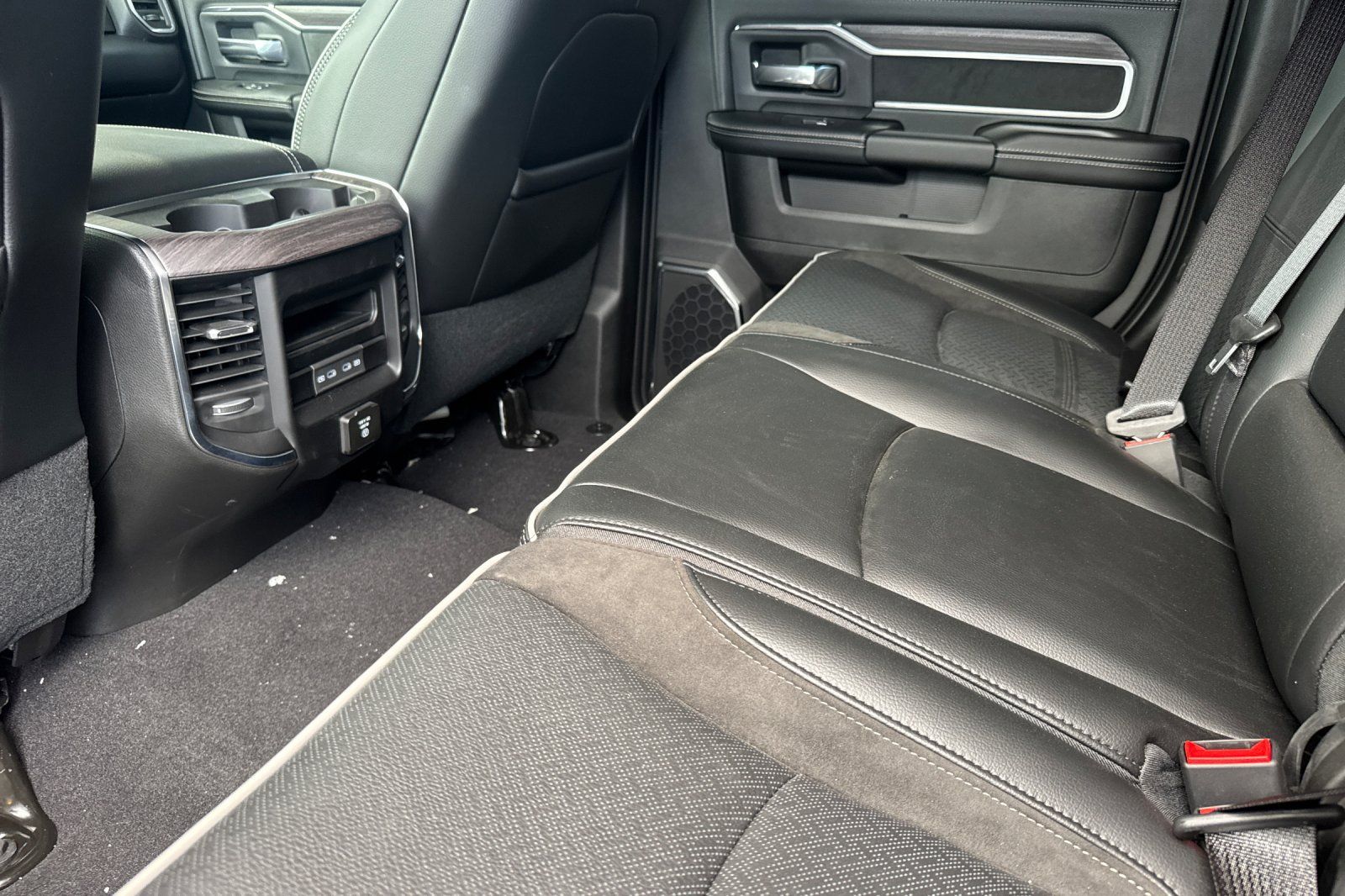 New 2027 RAM 3500 Laramie w/ Towing Technology Group AWD/4WD image 11