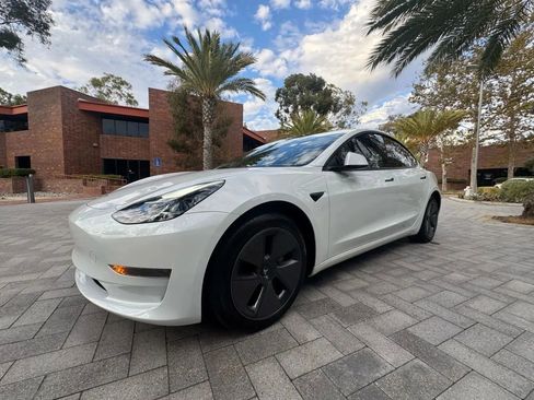 Used 2021 Tesla Model 3 Standard Range Plus image 3