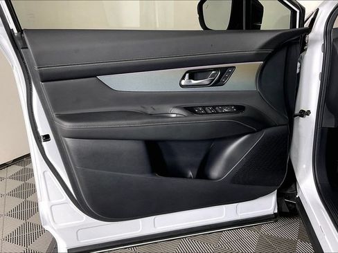 Certified 2025 Nissan Murano SL AWD/4WD image 23