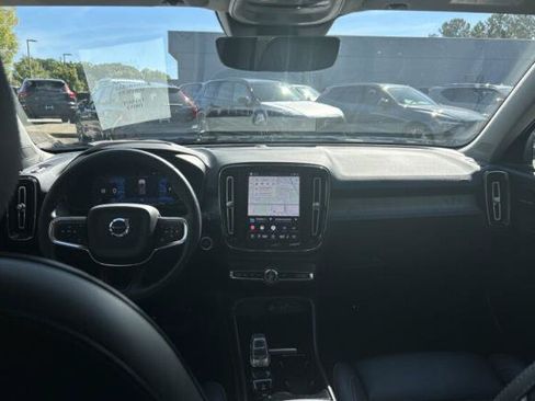 Used 2024 Volvo XC40 B5 Plus w/ Protection Package Premier AWD/4WD image 6