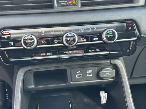 New 2025 Honda Pilot Touring image 35