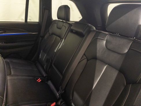 Used 2022 Jeep Grand Cherokee Overland image 11