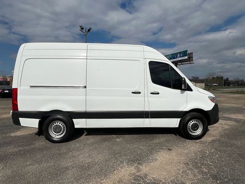 Used 2019 Mercedes-Benz Sprinter 1500 image 9