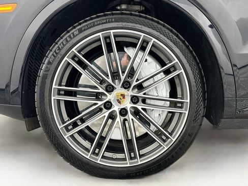 Certified 2021 Porsche Cayenne Turbo AWD/4WD image 32