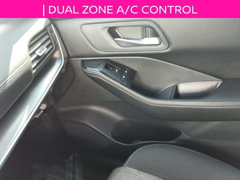 Used 2024 Nissan Rogue SV FWD image 16