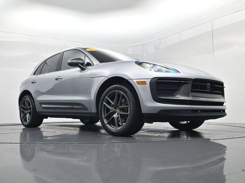 Used 2024 Porsche Macan AWD/4WD image 53